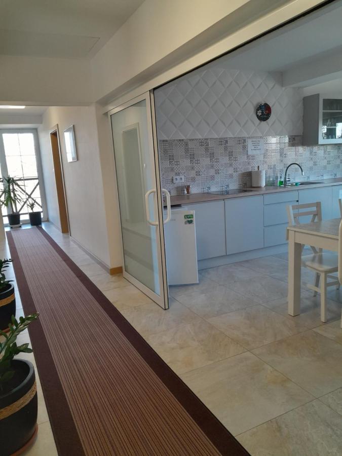 Dworek Akacja Uslugi Hotelarskie ยาโนเวียซ ภายนอก รูปภาพ
